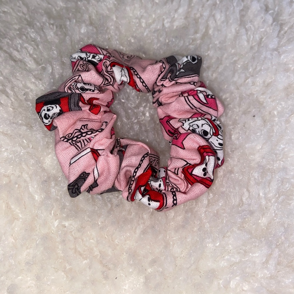 2 handmade 101 dalmatians scrunchies 🩷 - Picture 3 of 5